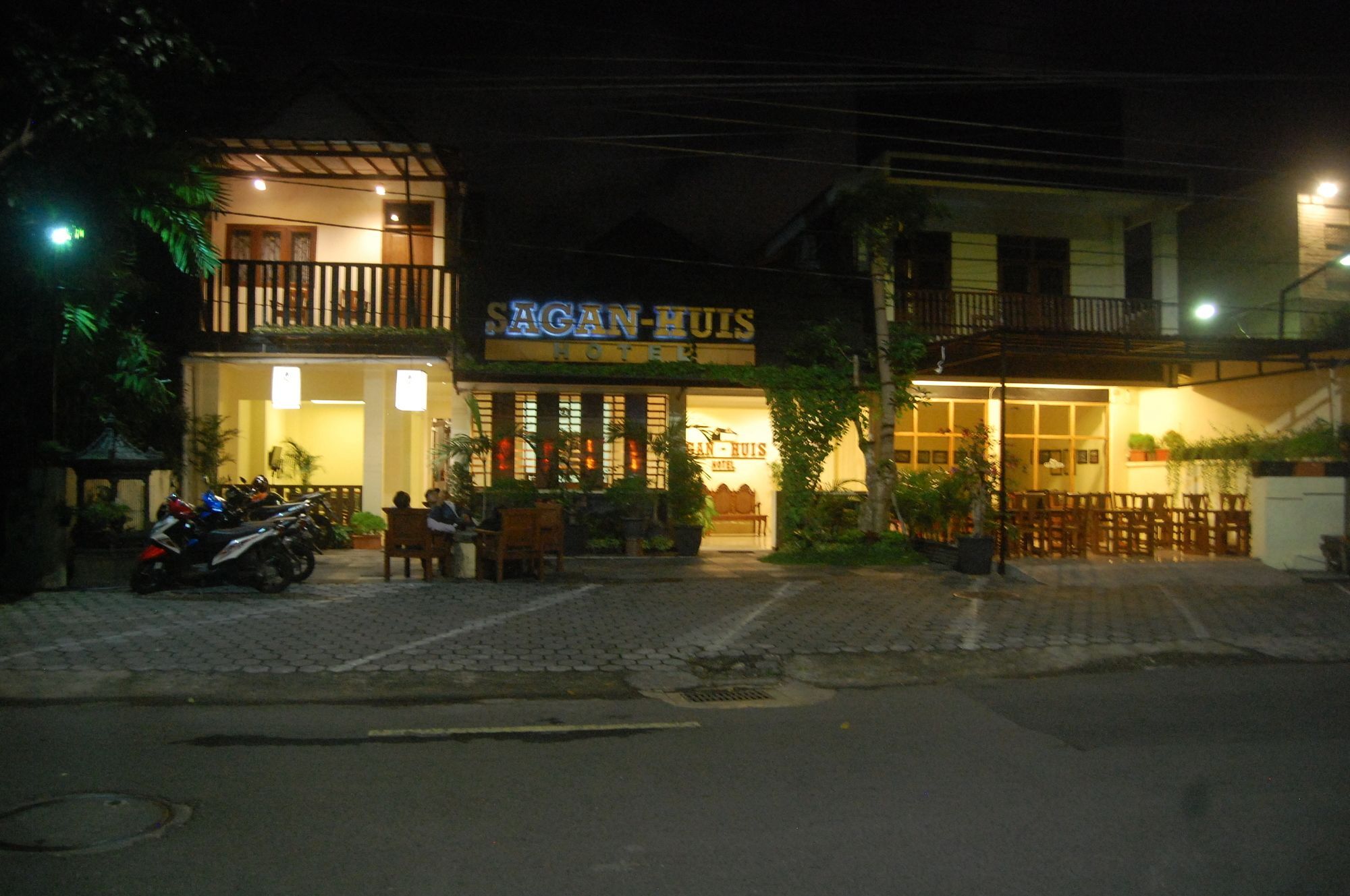 Sagan Huis Hotel Yogyakarta Exterior photo