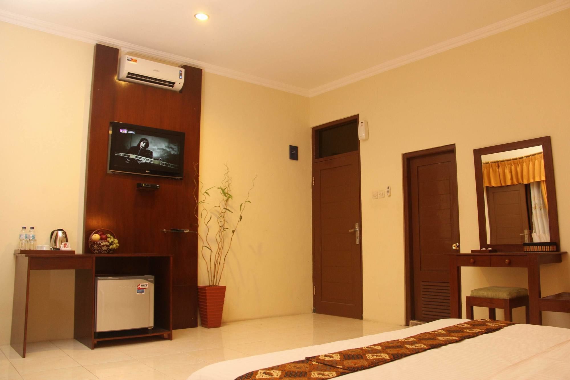 Sagan Huis Hotel Yogyakarta Exterior photo